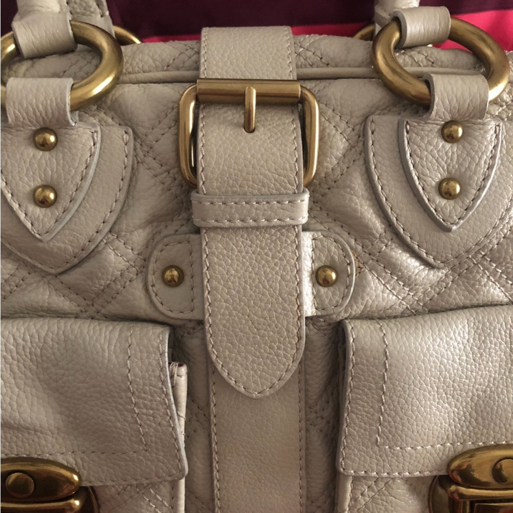 Marc Jacobs Gold and Cream Leather Clasp - Picture 2 of 15